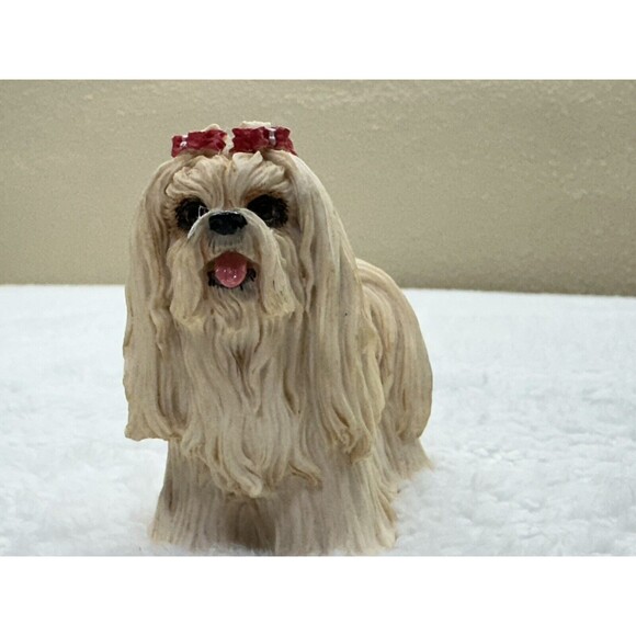 Sandicast Blonde Maltese Dog Glass Eyes Miniature Figurine Signed W.U. 98 VTG - Picture 6 of 15